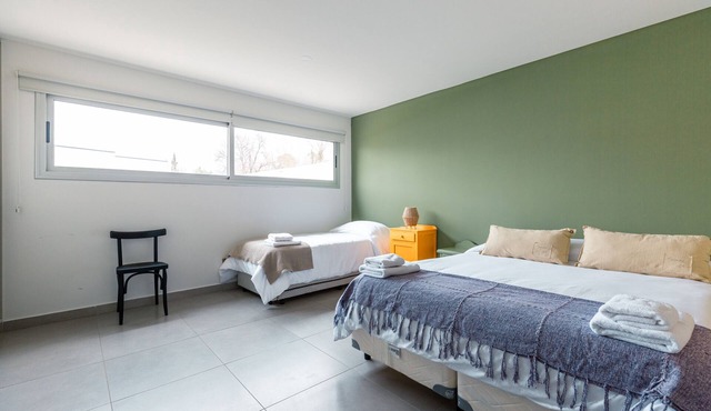 Moderna Casa con Estilo en Chacras in Chacras de Coria