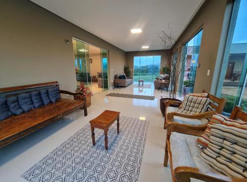 Mol Residence in Esmeraldas