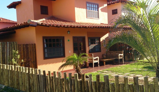 New corner house, 4 bedrooms (air conditioning and TV), Wi-Fi, Sky TV, BBQ, Manguinhos Búzios near the beach.