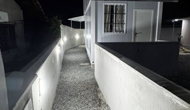New studio apartment with air conditioning, Wi-Fi, and parking. in Joinville