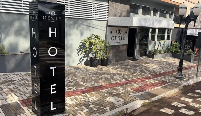 Oeste Hotel