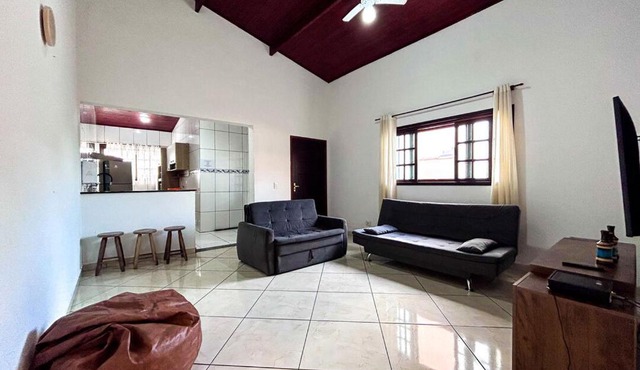Otima casa com WiFi e churrasqueira em Bertioga SP in Bertioga