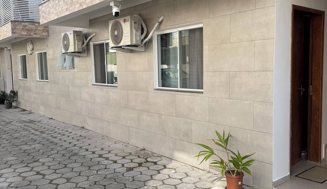 Perfect 2-bedroom condo with AC in marvelous Florianópolis