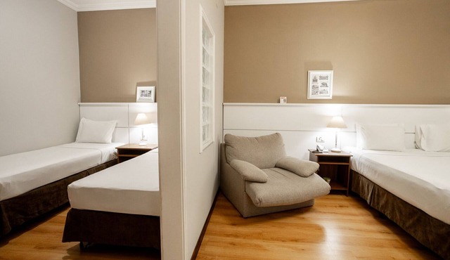 Pet-Friendly Room Perfect for Families Exploring Charming Downtown Ponta Grossa