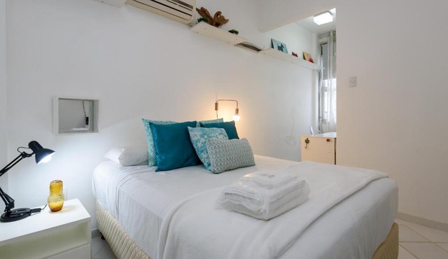 Pineapples CG103 - Apartamento 2 quartos, bem decorado e em ótima localização no Leblon
