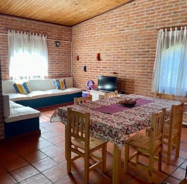 Pintoresca casa con pileta in Yala