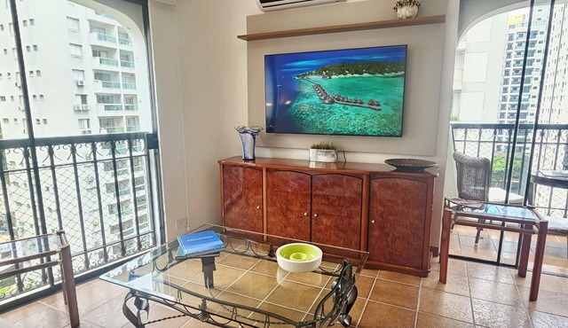 Pitangueiras Mar Azul 🌊🌴 your cozy beachfront in Guarujá.