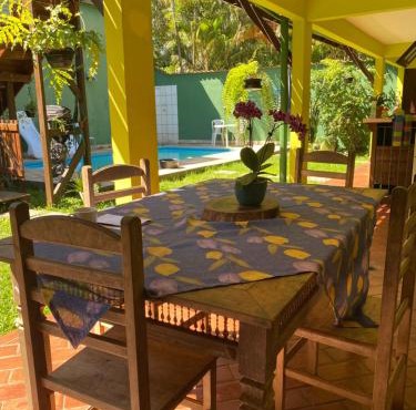 Pousada Casa de mãe aconchegante com piscina próximo à praia