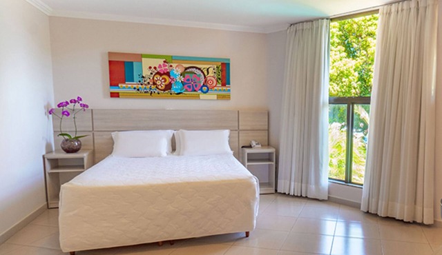 Premium Suite | Free Breakfast, 3 Outdoor Pools & 3 mi to IGU Airport