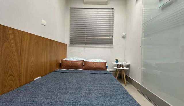 Private room in a house, guest bathroom, metro 5 min walk away, near Paulista Avenue. in São Paulo
