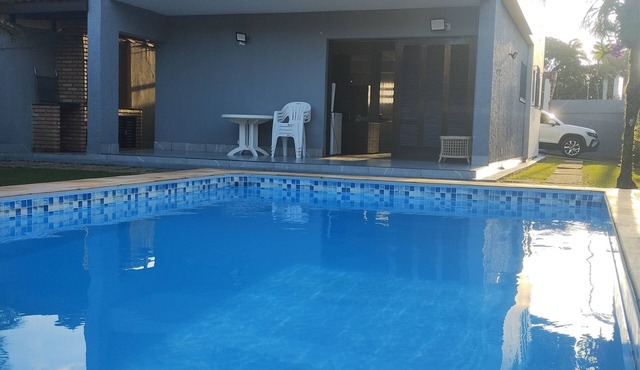 Property in Guarujá, a 5-minute walk from Mar Casado beach, in a great location!