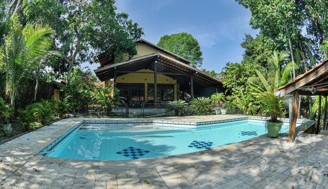 Refúgio em Manaus - Piscina e Varanda in Manaus