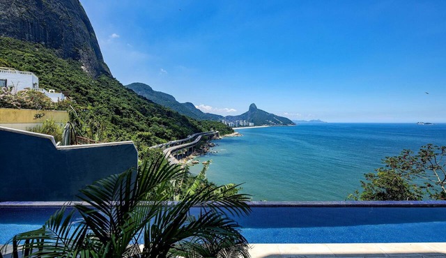 Rio012 - 5-Suite Villa with Ocean Views in Joá in Rio de Janeiro