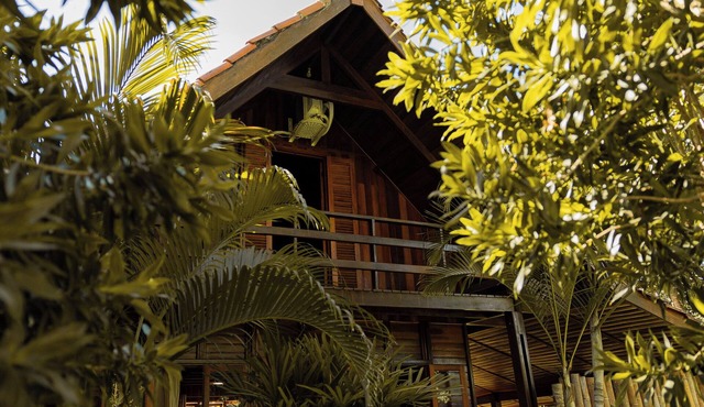 Romantic Chalet with Hot Tub Surrounded by Nature in Uberlândia