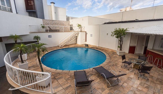Room for Couple | Outdoor Pool Access | Free Parking | Família Gomes - 0.7 miles