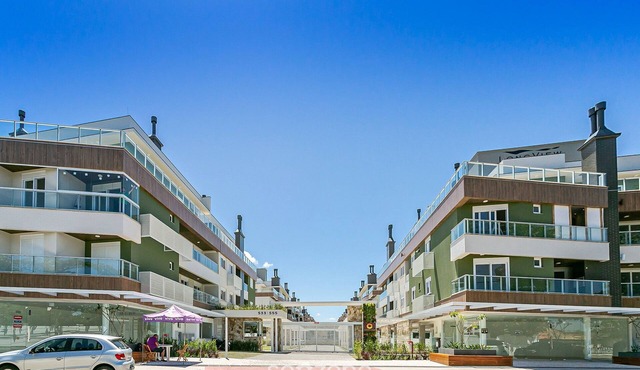 Seaside Condominium in Campeche-florianopolis SHR
