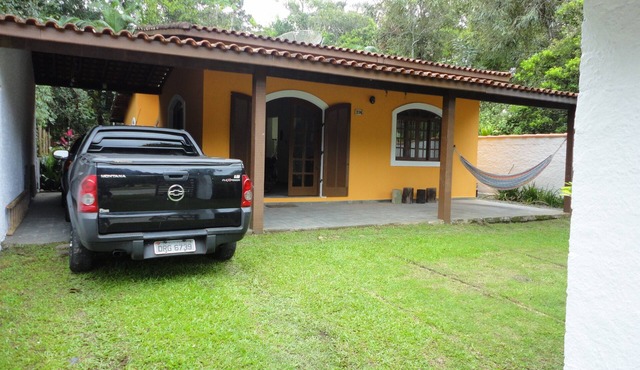 Simple and pleasant house for up to 8 people in a quiet location. in São Sebastião