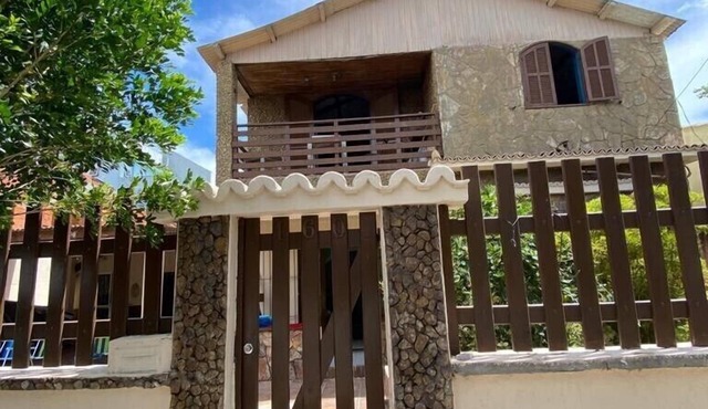 Single storey house, spacious, airy, familiar and cozy 2 min from the beach of angels in Vila Canaa