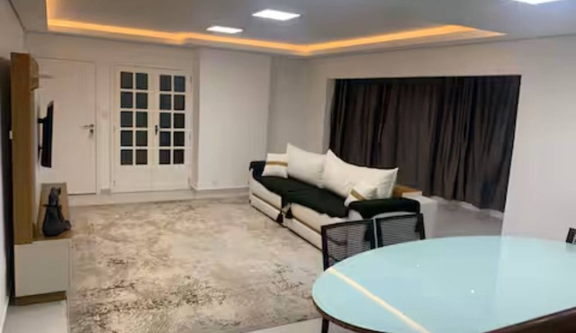 Spacious 4-bedroom apartment in terrific Balneário Camboriú with AC