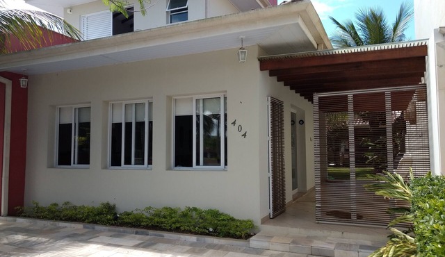 Spacious, airy house on Lagoinha beach, Ubatuba. 160 meters from the beach
