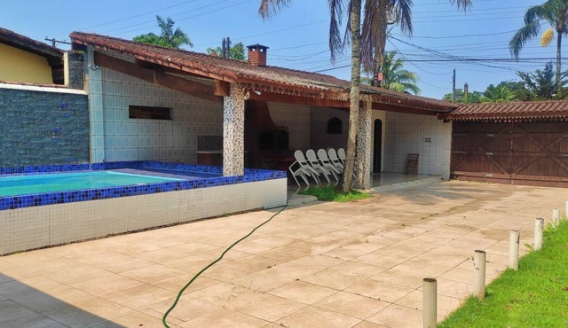 Spacious, airy house with pool just over 150m from Indaiá beach in Bertioga. Spectacular!