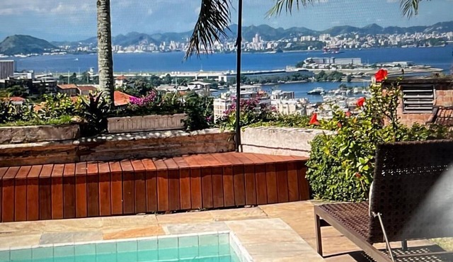 SPECTACULAR seaside Villa & POOL, Harbour & Ocean views, STARLinK, BBQ,6 bedroms