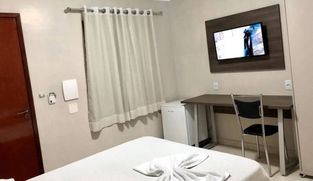 Standard Twin Base | Free Parking | Walk to Mercado Municipal & Waterfront Quay in Altamira