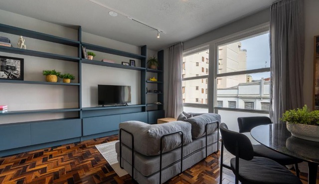 Studio Acolhedor com Projetor, Ar Condicionado e Localização Imbatível