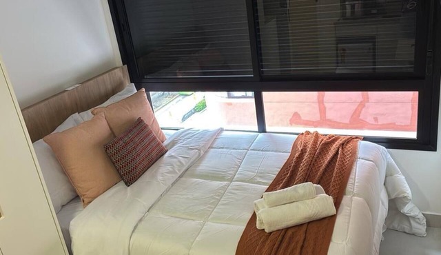 Studio em frente ao Hospital das Clinicas | ZJ92 in Cerqueira César