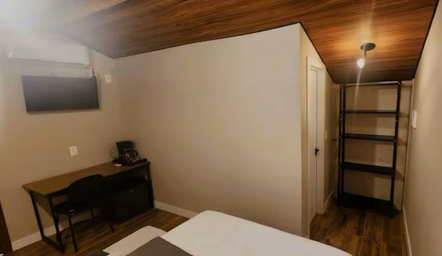 Suite for 2 Adults with Air Conditioning and Workspace