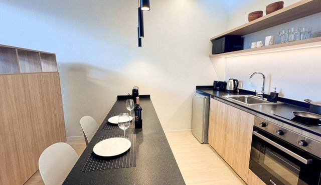 Suite Patagonia Studio · Brand-new boutique apartment with mountain views and a balcony | Ski in winter; trekking, fishing, and kayak in summer