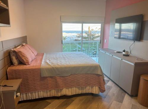 Triplex de Frente para o Mar com Piscina Privativa