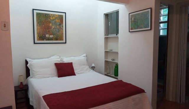 Two minutes from Copacabana and Leme beach Cozy apartment for 2-4 people in Rio de Janeiro