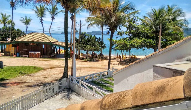 Two-story house facing the sea in Lázaro - Sununga Beach. Ubatuba