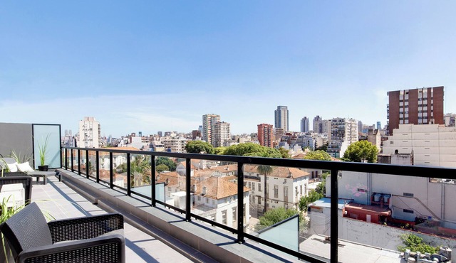 Ultra Luxurious 1 Bedroom Penthouse 1.5 Bathrooms & Balcony - 4 Seasons Mattress