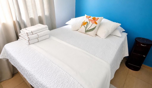 um quarto, sala e Cozinha completa e espaço para trabalho in Brasília