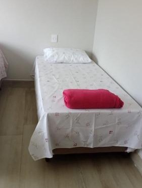 Vista maravilhosa com quarto amplo e confortável em Capitólio in Capitólio
