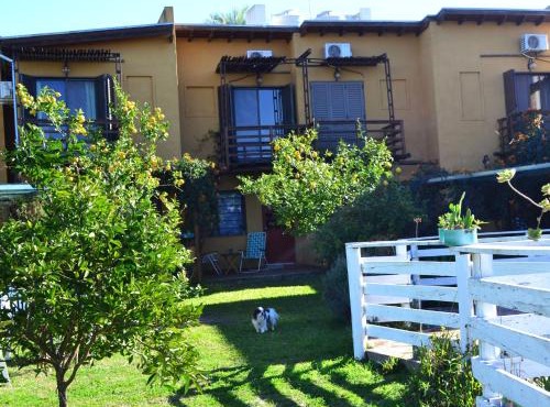 Yataí Casas in Colón