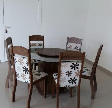 Apartamento em Meia Praia