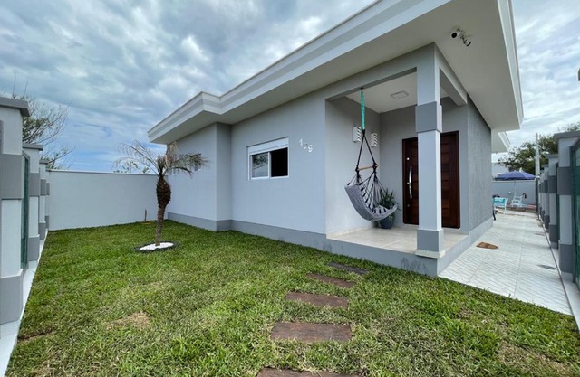 Casa Com Piscina Uma Quadra Mar 