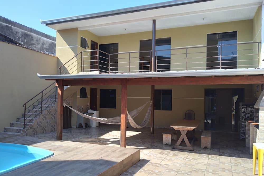 Caioba House | Sobrado com piscina em Caiobá