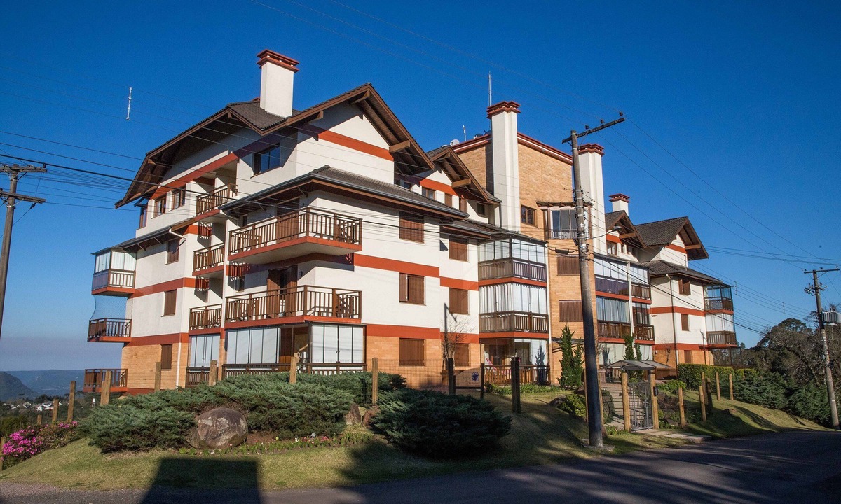 Tres Pinheiros Apartment | Locar-in Gramado Bosque das Azaléias