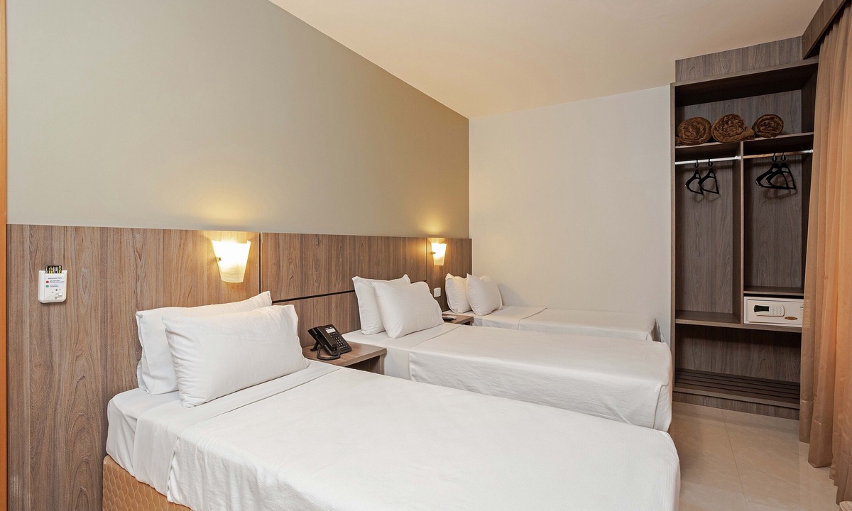 Jardim das Americas Hotel | SLIM Curitiba Av. das Torres