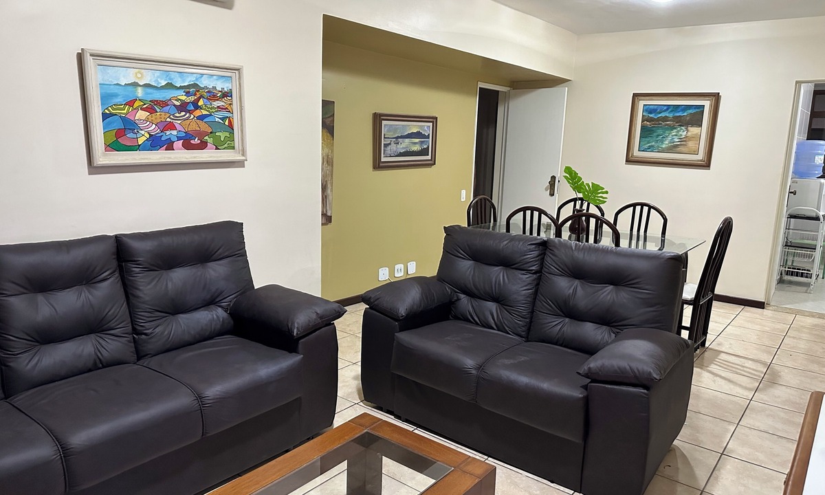 Vila Nova Apartment | Apartment on the beachfront of Praia do Forte in Cabo Frio, opposite Praça das Águas.
