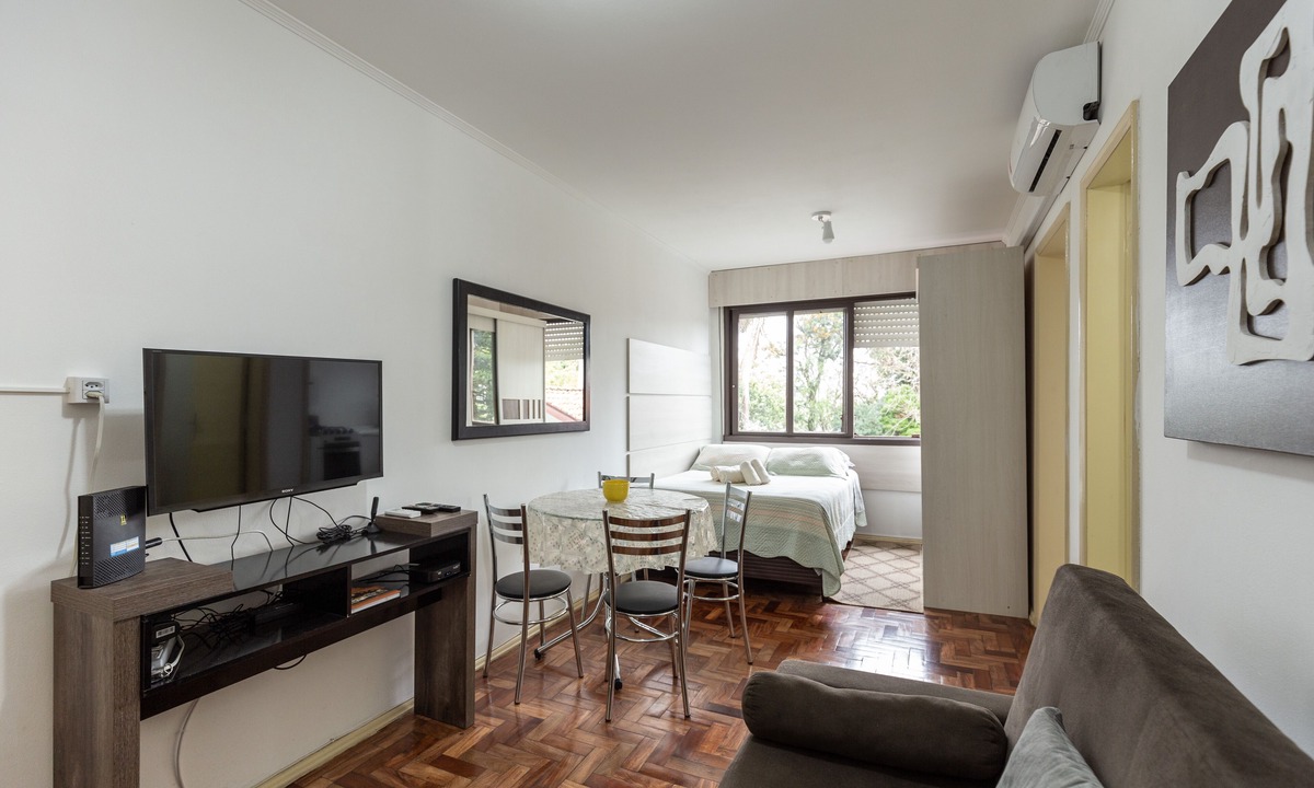 Cristo Redentor Apartment | Cristo Redentor and Conceição Hospitals, B. Wallig Shopping Mall and the American Consulate