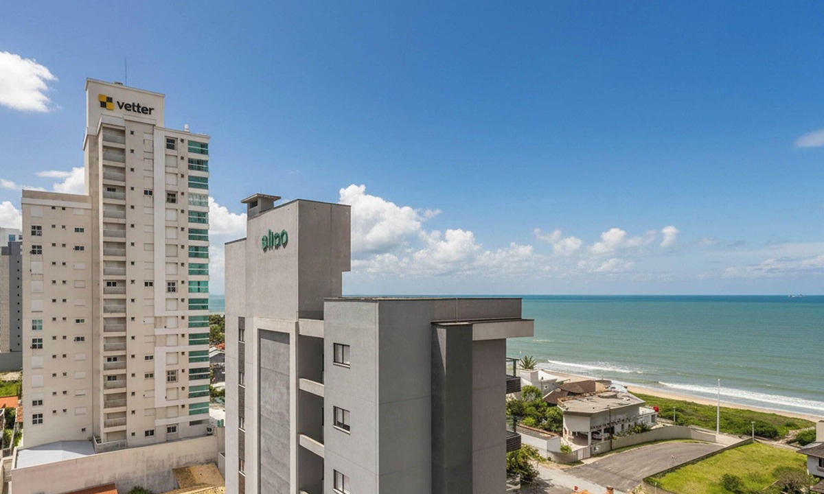 Itacolomi Apartment | Apts in Building w/Pool 120 m From the Beach - LTT