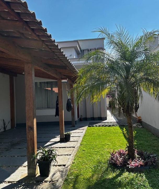 Tijucas House | Casa Hoiamas