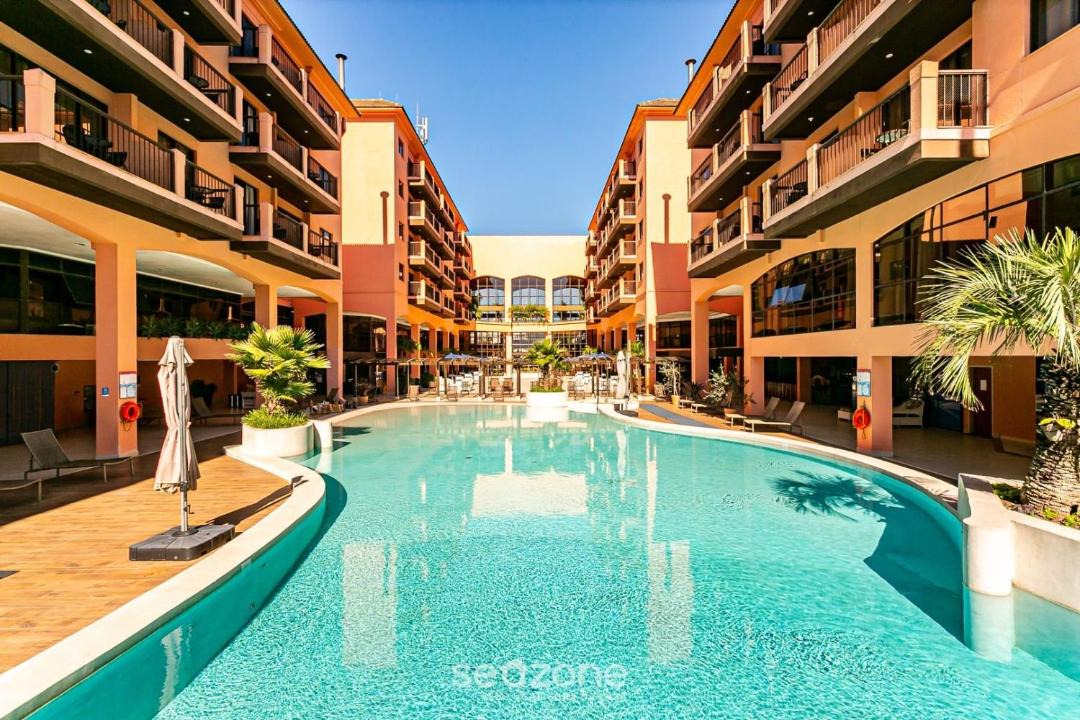 Jurere Apartment | Oceanfront Suite in a Beachfront Resort JBV122