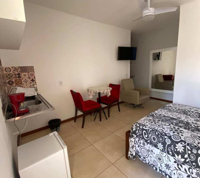 Vila Nova Hotel | Suíte confortável e exclusiva, situada a apenas cinco minutos de caminhada da Praia do Forte