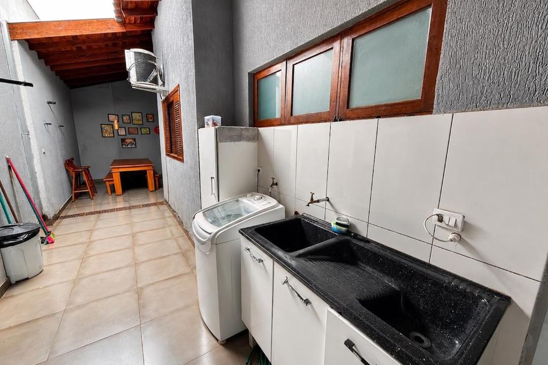 Ourinhos House | Casa c/suíte, closet, churrasqueira e 2 vagas